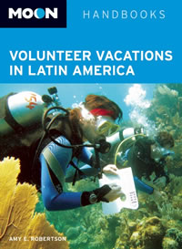 Latin American volunteer vacations book cover.