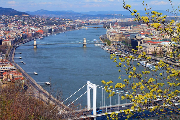 Running in Budapest, a city seen from above with a center river.