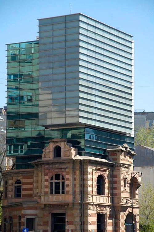 Old building with modern addition in Bucharest.