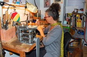 Jewelry sculptor Catherine Gielis at work in her taller in Guanajuato.