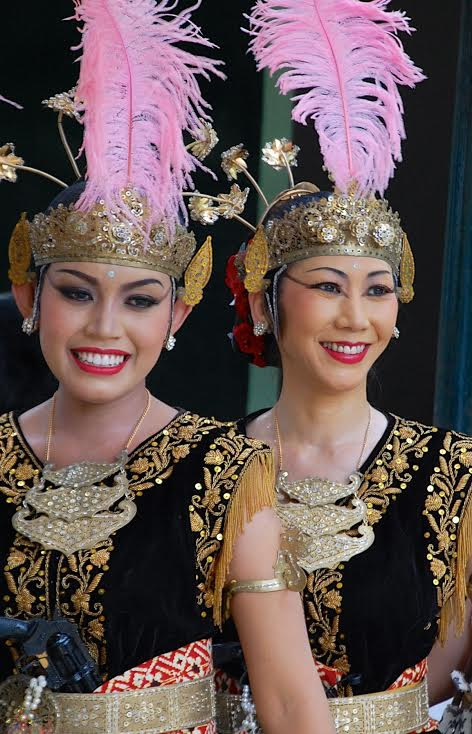 Two women in Wayang Orang dance performance in Yogyakarta.