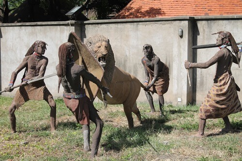 How Maasai hunt a lion.