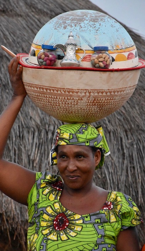 Wife of the Dowayo fortuneteller / spiritual healer