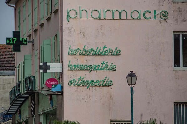 A typical pharmacie in France