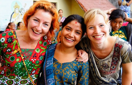 GoEco volunteers with women in Nepal