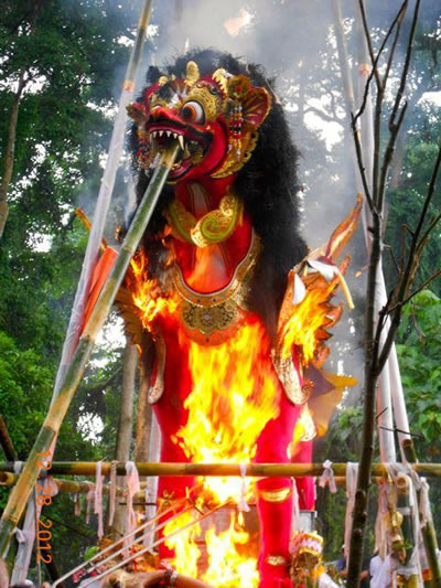 Bali cremation ritual 2.