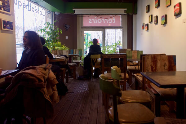 The Cafeotheque lounge in Paris is casual inside.