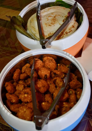 deep-fried lentil fritters and dosas