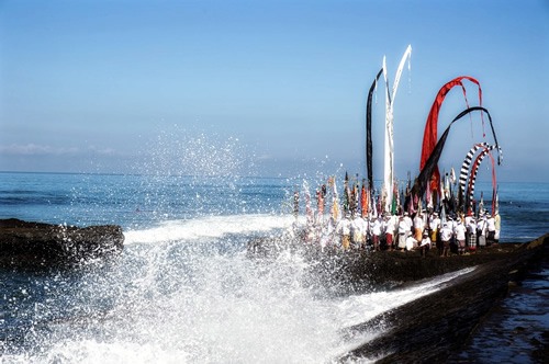 Melasti three days before Nyepi ceremony on the ocean