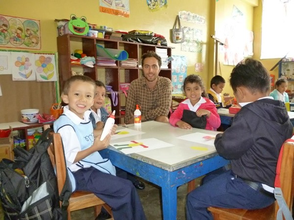 Teaching children at Habla Ya.