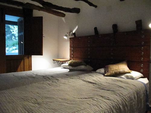 A country bedroom in Finca Las Encinas