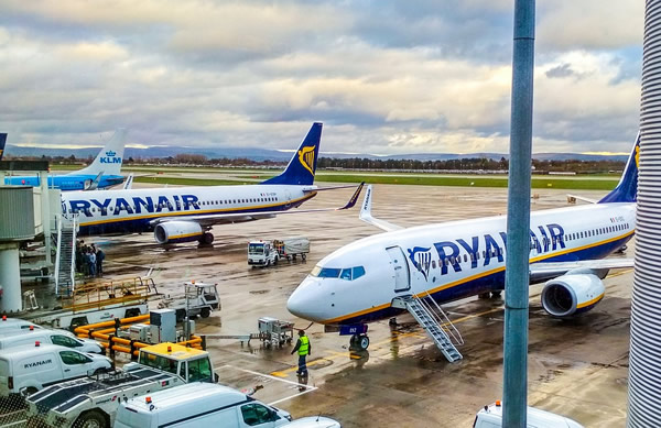 Cheap air travel in Europe with Ryanair and other airlines.
