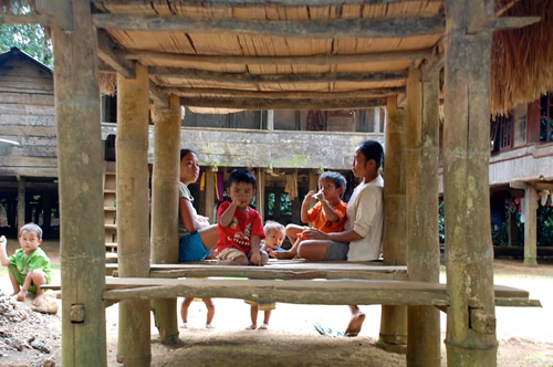 Platform of rice barn for seating.