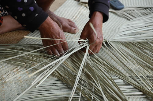 Rattan mat in the making