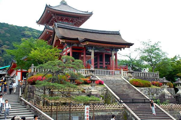 A solo visit to a temple in Japan.