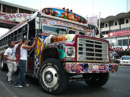 Diablo rojo. Via España, Panama City.