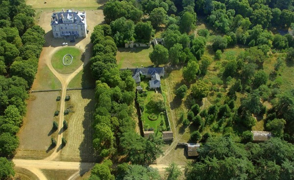 Cooking vacations in France are often in lovely settings, sometimes castle grounds in the Loire.