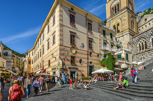 Visit the spectacular Amalfi Coast in Italy with your teens