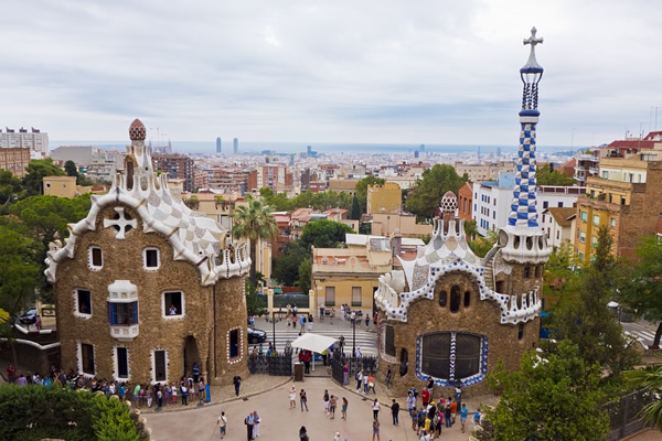 Leading summer student tours in locations such as Barcelona.