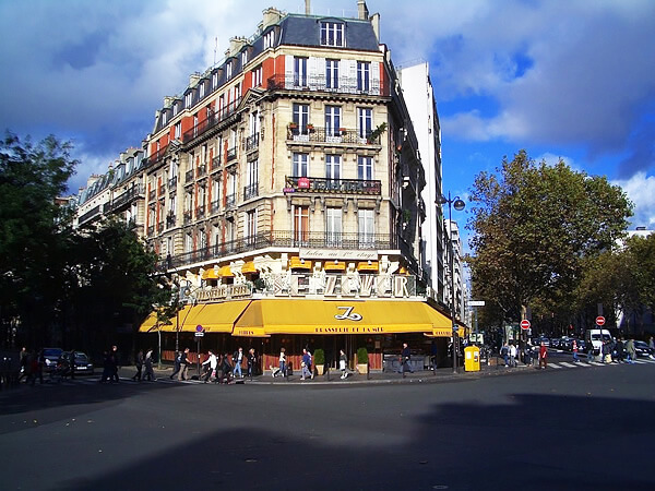 The type of quiet neighborhood in Paris where you may study French in a Language School.