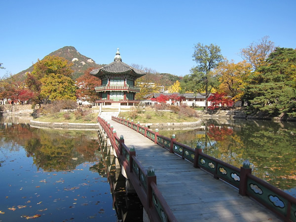 A peaceful garden in the metropolis of Seoul, South Korea