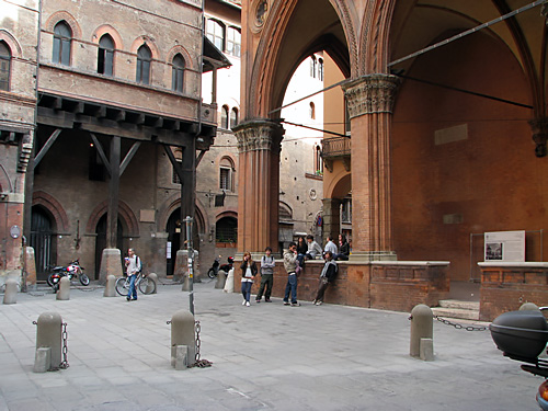 Students in Bologna, Italy between University classes